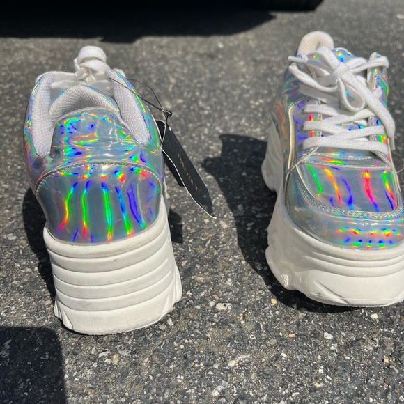Holographic platform sneakers, from forever 21. Never worn - Picture 6 of 8